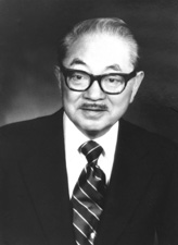 Samuel Hayakawa headshot